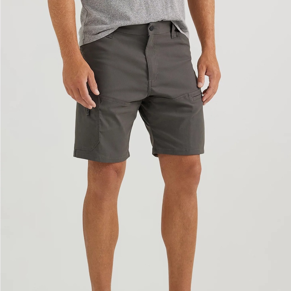 ATG BY WRANGLER™ MEN'S PERFORMANCE UTILITY SHORT IN GRAY